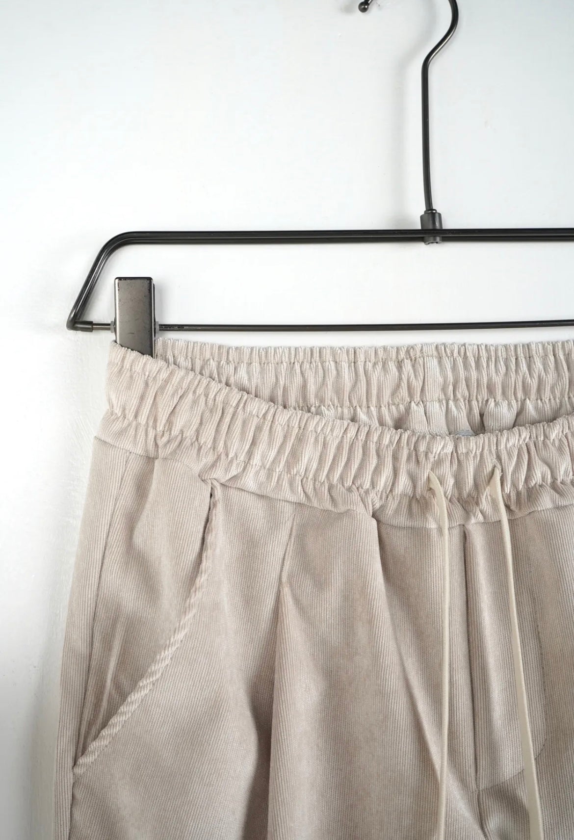 Pantalone tuta beige a coste